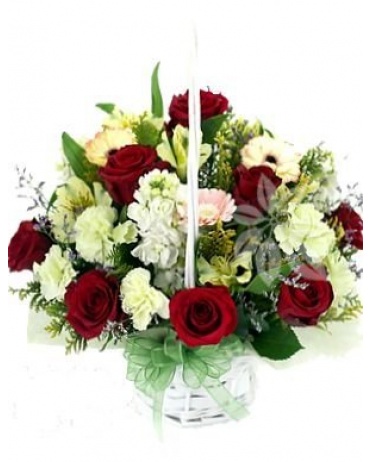 Романтические цветочные корзины